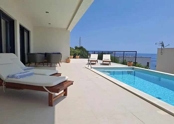 Awesome Sea View, Vacation Jerula 2 بيت للعطل ميلنا