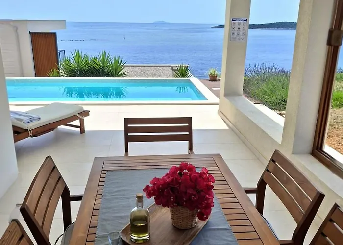 Awesome Sea View, Vacation Jerula 2 بيت للعطل ميلنا